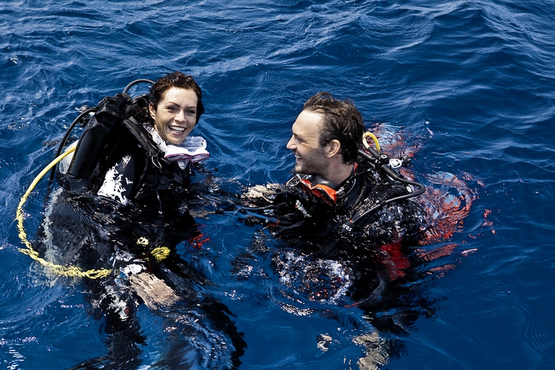 Man and woman open water divers